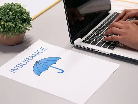 Prescribing Prudence: Financial Experts Decode Health Insurance Needs for Seniors