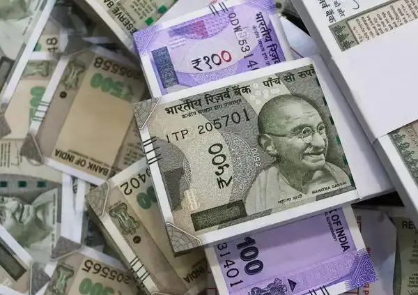 Digital Dilemma: Cash Remains Vital for Choice in India