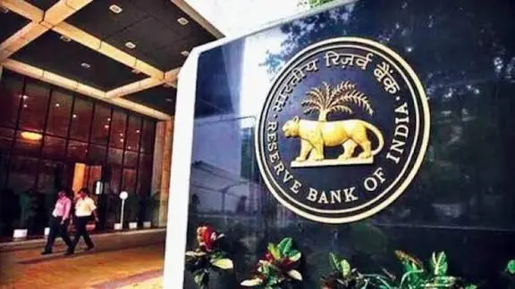 Record $127 Billion Lands Under FCNR-What’s Driving the Rush to India?