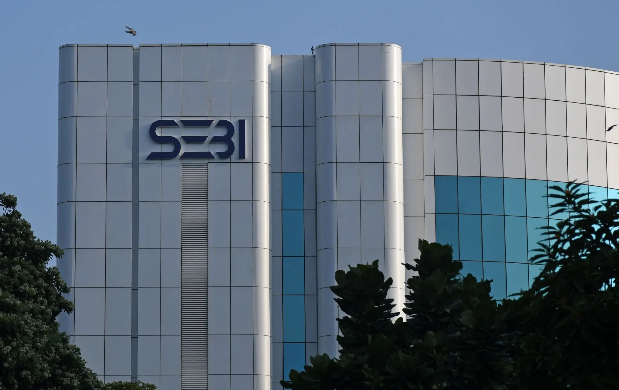 SEBI to Review Derivative Settlement Price Methodology
