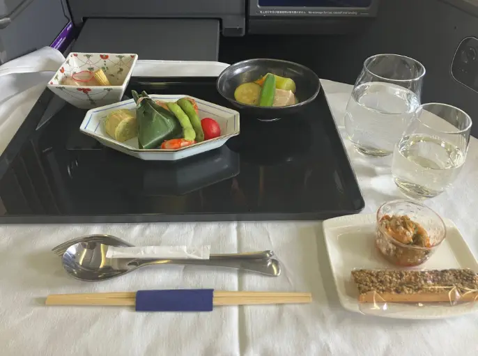 Japan Airlines Introduces Authentic Vegetarian Menus with Torizen