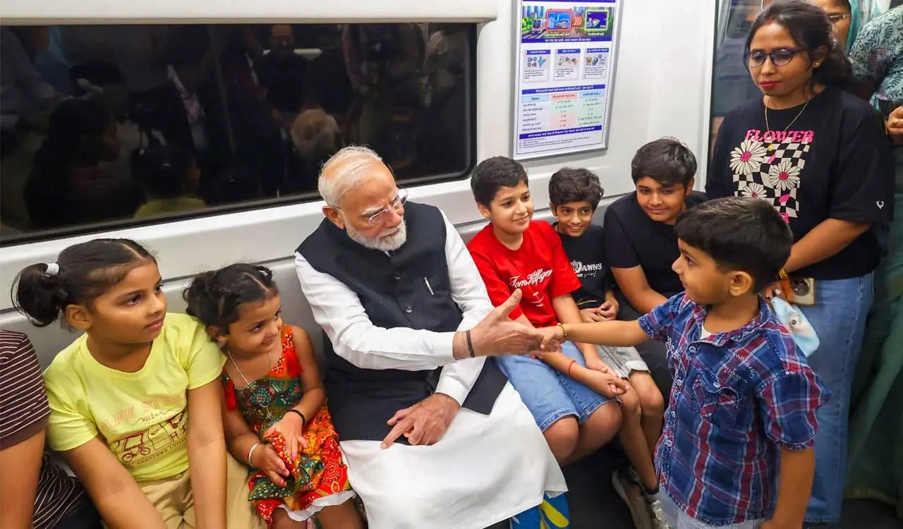 PM Modi Takes the Metro Route, Shares Candid Moments with Delhi Commuters