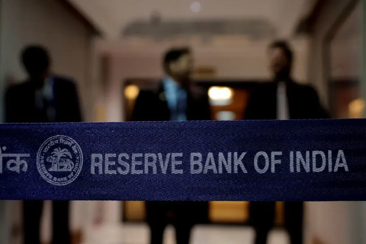 RBI Conducting September USD/INR Sell-Buy Swaps, Weighs Gold Tokenisation
