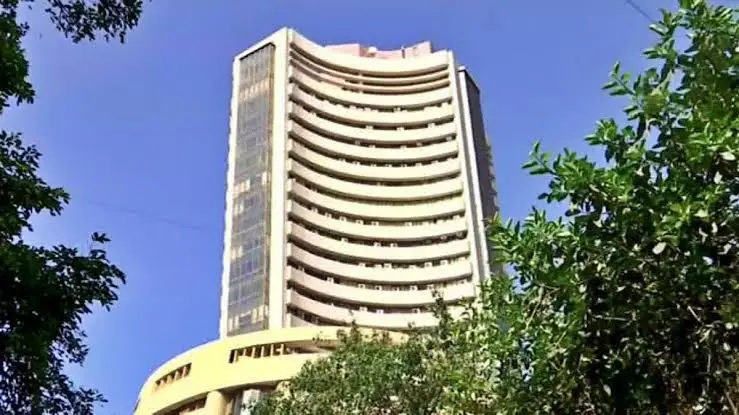 Indian Shares Show Divergence as Nifty 50 Indicative Levels Pare Gains