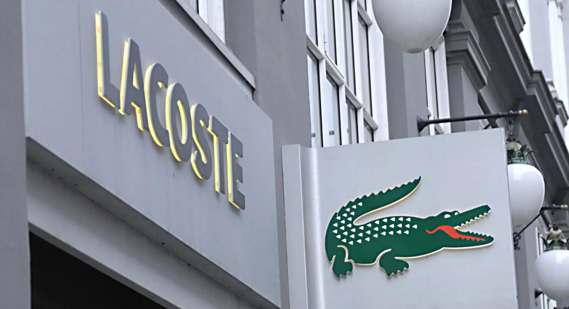 WOW STORY OF THE DAY: From Snapping to Slaying: Lacoste’s Croc Just Crowned Itself King While Fashion Tries to Keep Up