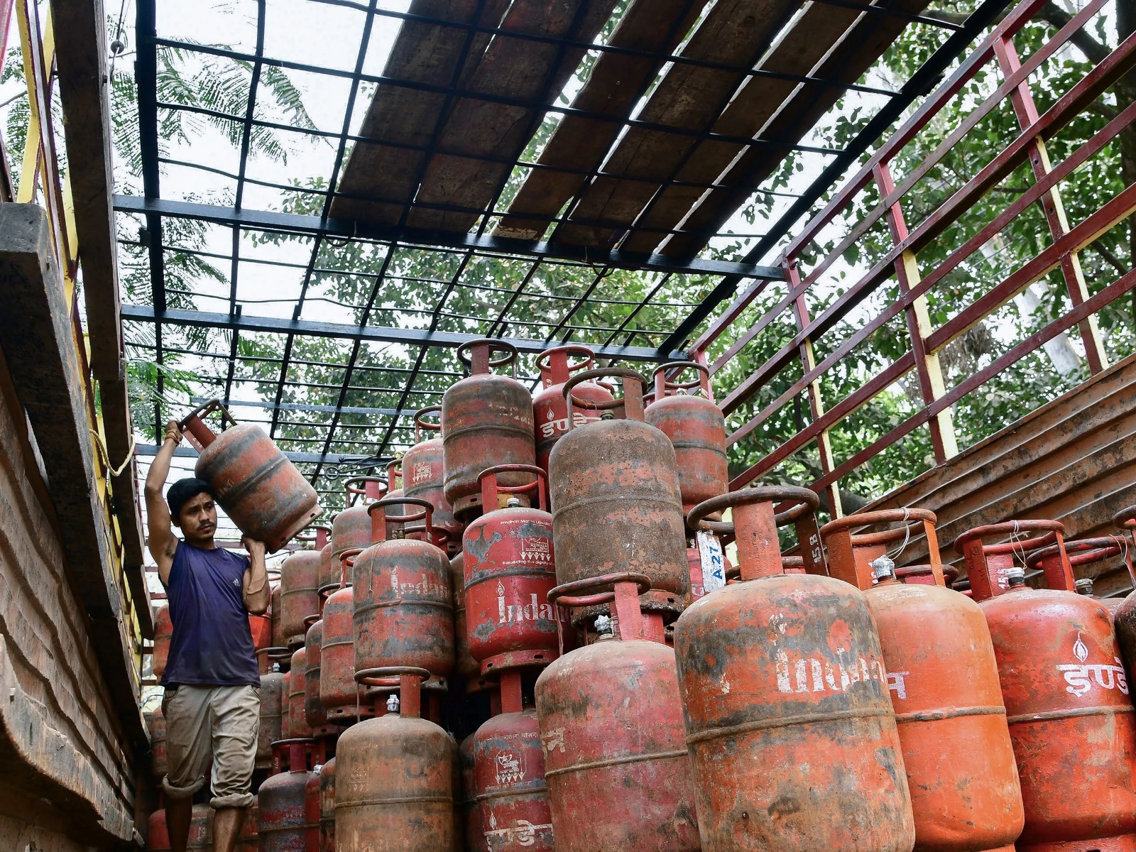 India Government Official Notes Decline In Panic LPG Bookings