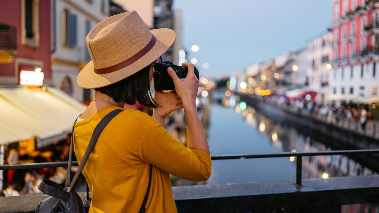 Unlock Your Travel Savings: Essential Tips for Booking Flights in 2025