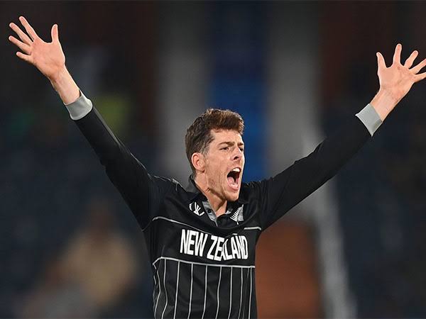 Santner Strikes as Bavuma Falls; SA in Trouble Chasing 363