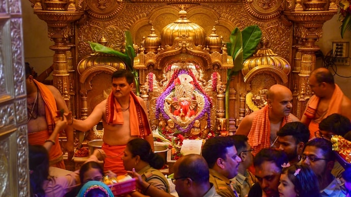 Siddhivinayak Temple Imposes Strict Dress Code: Modesty Mandatory at Mumbai's Iconic Shrine