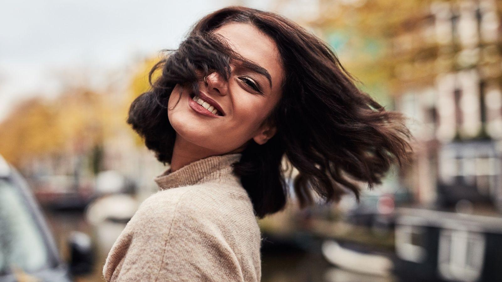 Quietly Outgoing: 10 Signs You’re an Extroverted Introvert