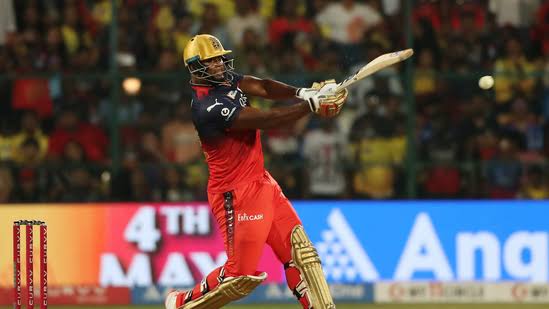Virat Kohli, Romario Shepherd Power RCB to 213/5 in Explosive Display