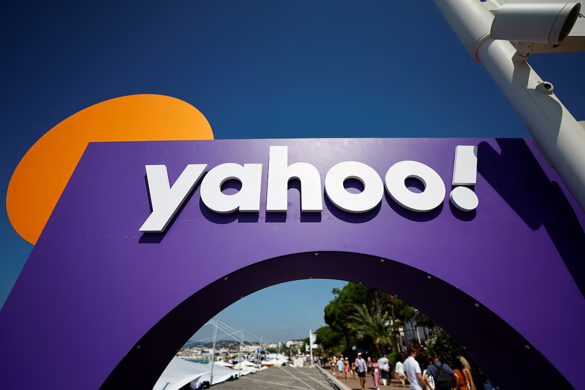 TechCrunch Gets a Crunchy Deal: Yahoo Sells It to Investment Firm!
