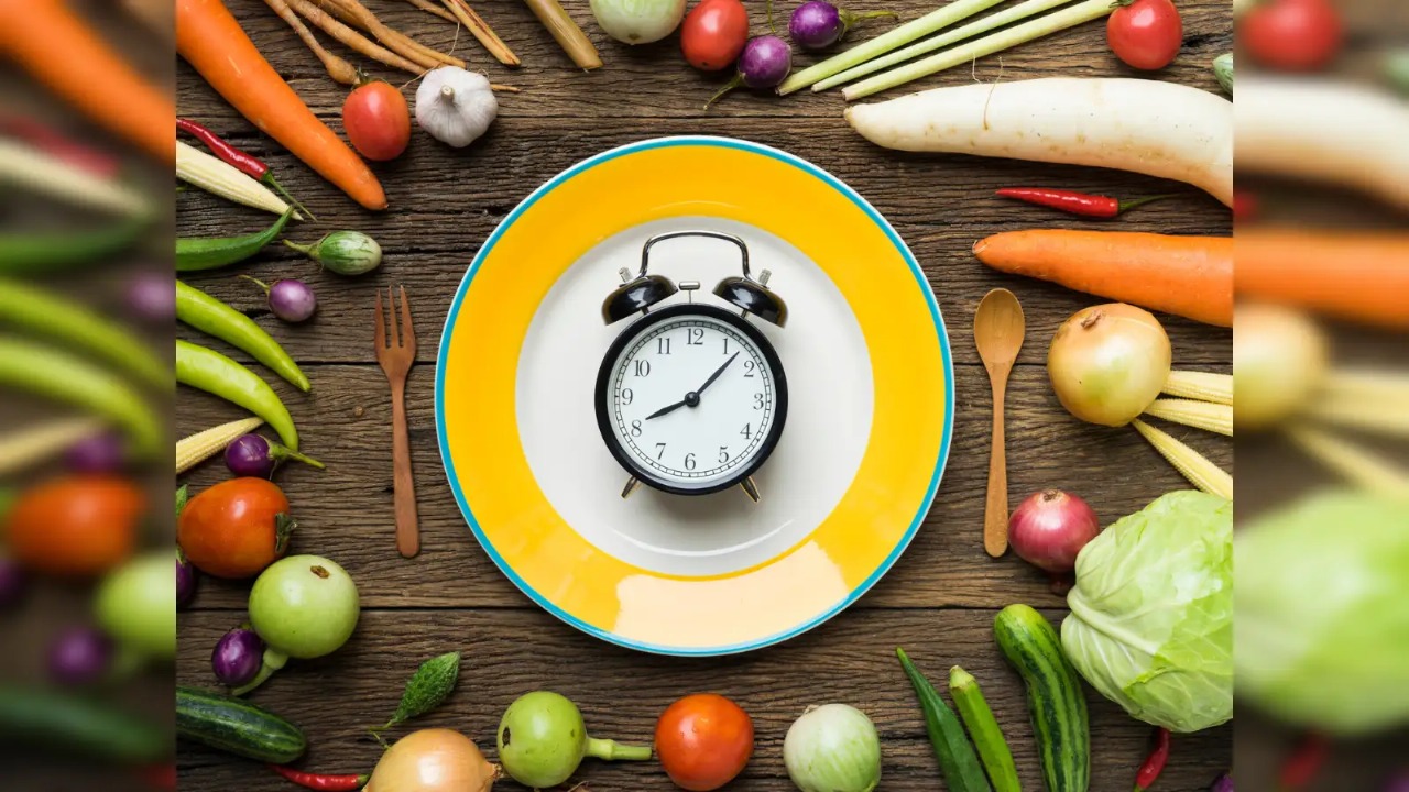 Clock Your Calories: Doctors Reveal Why Early Dinners Boost Metabolism And Sleep