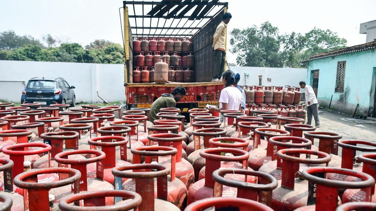 India’s Gas Sector Faces Scaling Challenges Amid Global Uncertainty