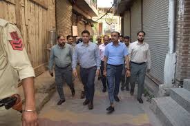 Hope Restored: Divisional Commissioner’s Hands-On Approach in Shelling-Affected Poonch