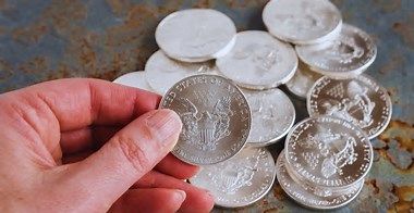 One rupee, many zeros: How a rare 1970 ₹1 coin can “buy” you an iPhone—and why collectors will pay up