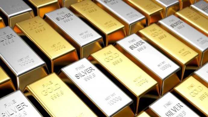 Precious Metals Cool Off: Gold Slips to Rs 1,00,470, Silver Trades at Rs 1,17,900 Amid Global Cues