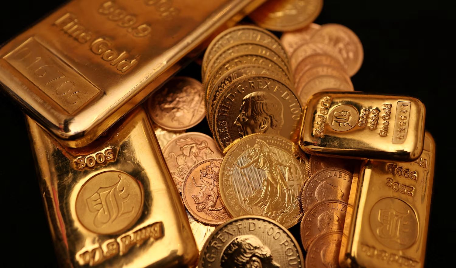 Gold Surges Past $5,300 as Dollar Weakens Ahead of Fed Policy Call