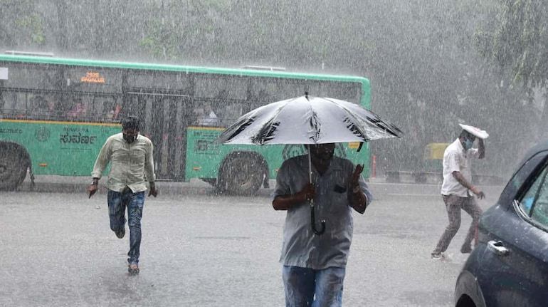 From Drizzle to Deluge: Karnataka’s Coast Gets a Rain Check, Bengaluru on Alert