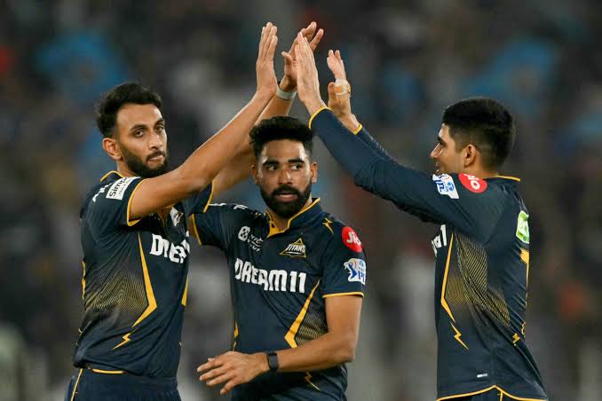 Mumbai Indians Smash 228 in Power-Packed Batting Display