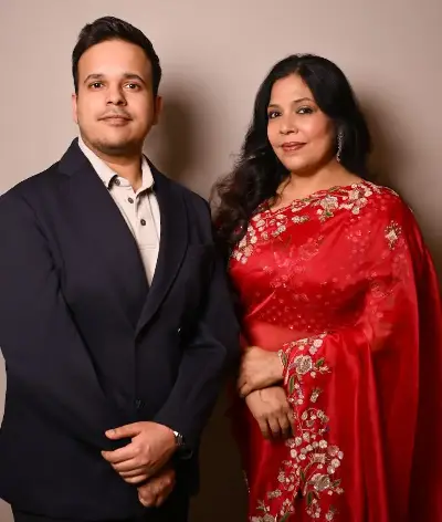 WOW STORY OF THE DAY: She Wore Her Courage Like Fabric and Stitched a 22-Year Legacy in Kolkata