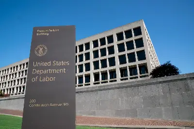 US July Unemployment Rate Drops to 4.1%, Outperforming Estimates