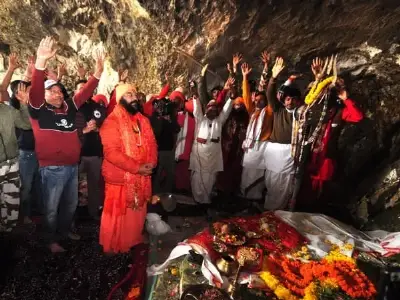 ‘Chhari Mubarak’ Arrives at Holy Cave, Bringing Amarnath Yatra 2026 to a Spiritual Finale