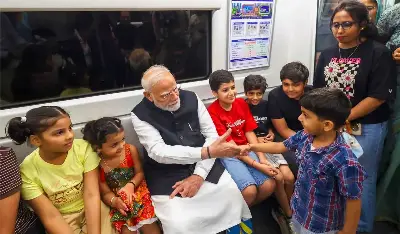 PM Modi Takes the Metro Route, Shares Candid Moments with Delhi Commuters