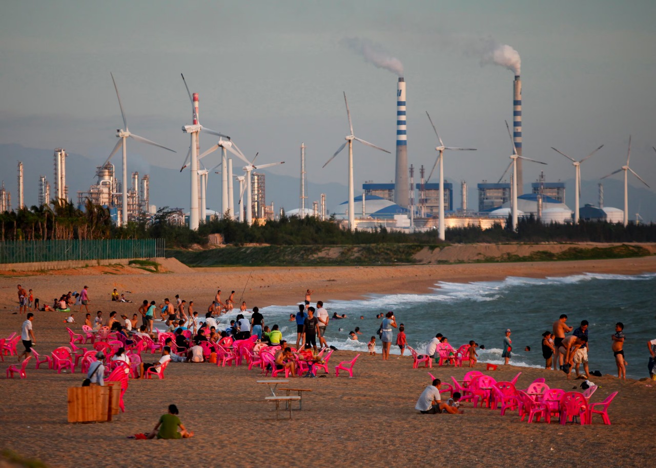 Global Energy Leaders: China Dominates World's Renewable Electricity Production in 2025