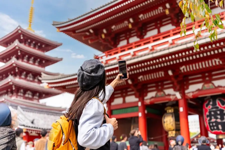 World Shares Mostly Advance While Japan Falls Ahead Of Lunar New Year Holidays