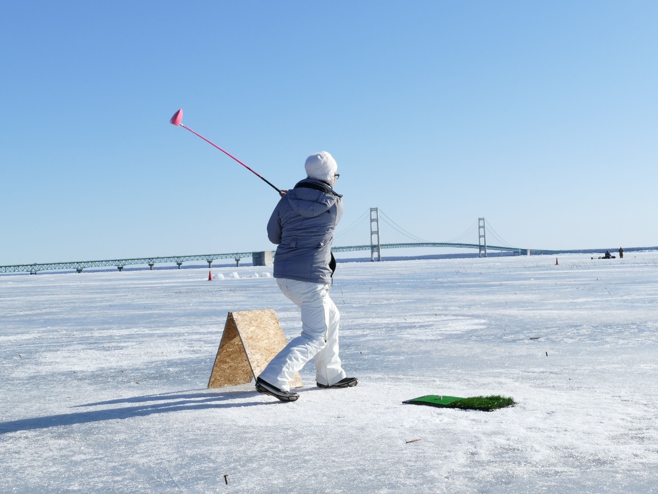Freeze the Ordinary: Dive Into January’s Most Thrilling Winter Sports – Ice Golf, Snowshoeing, and More!