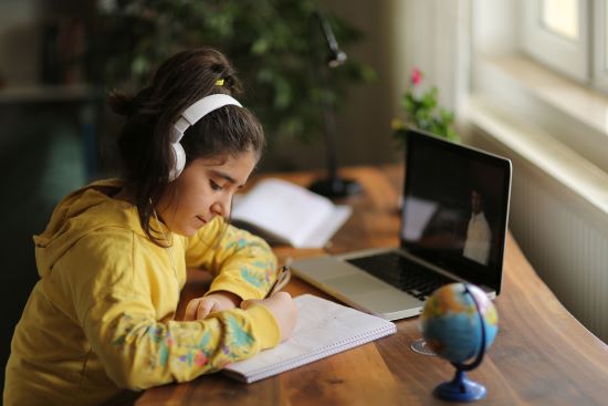 Why Are Students Turning To Digital Platforms For Smarter Exam Prep?