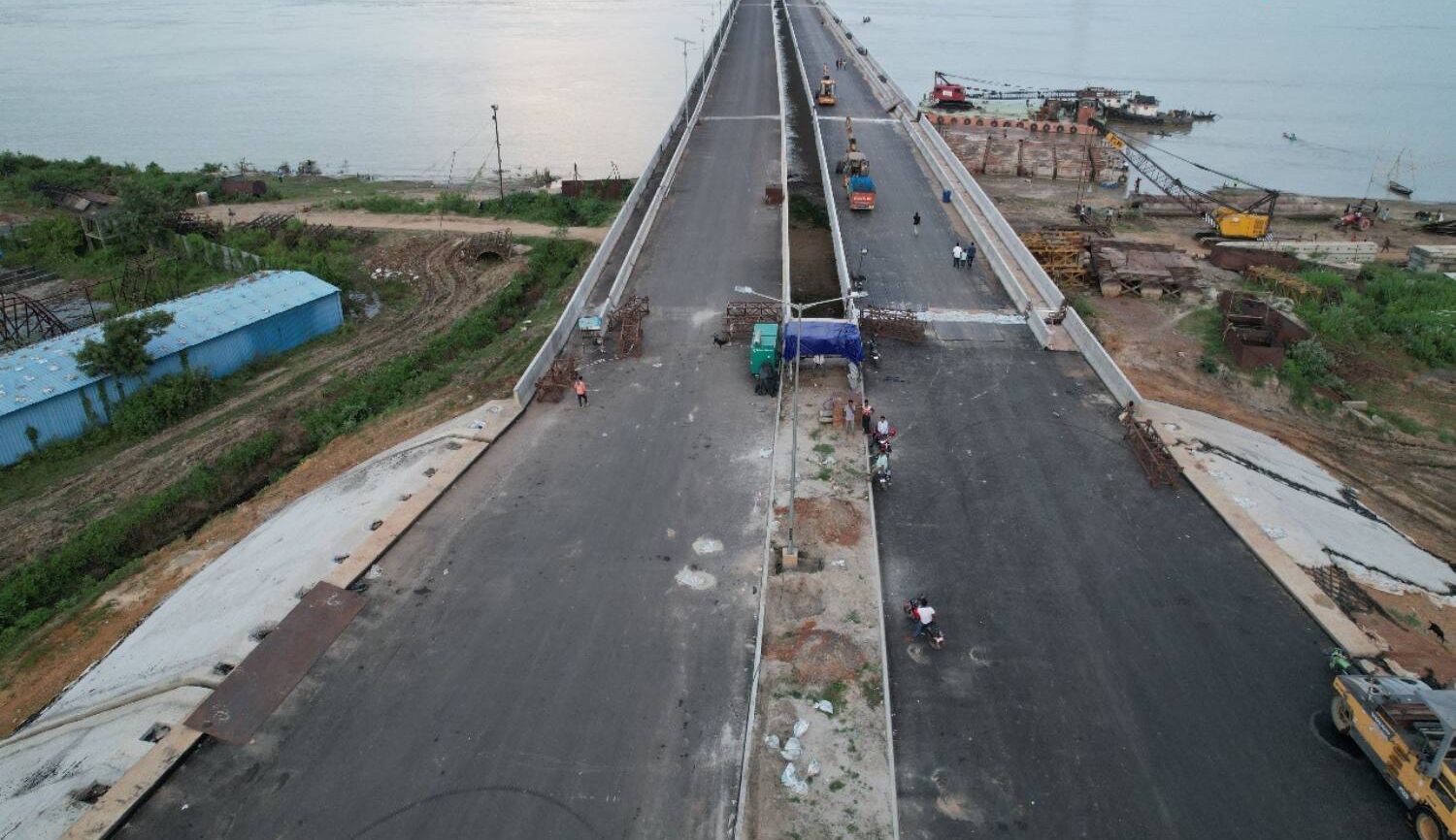 Kolkata to Siliguri in Record Time: New Farakka Bridge Set to Transform Bengal Travel by December 2025