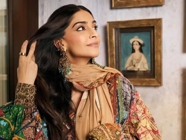 Fashion Forward 2025: From Ananya’s Chic to Sonam’s Couture, Bollywood Divas Ruled the Style Scene