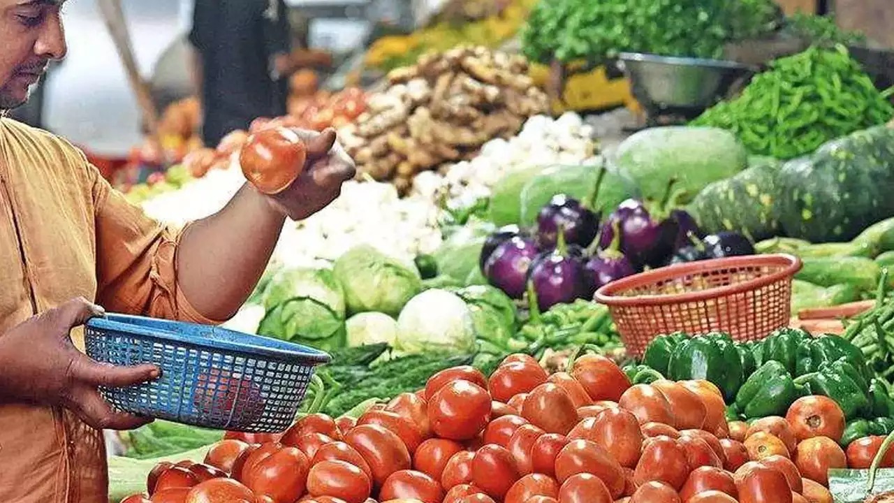 Relief for Indian Households as Tomato, Onion, and Pulses Prices Fall