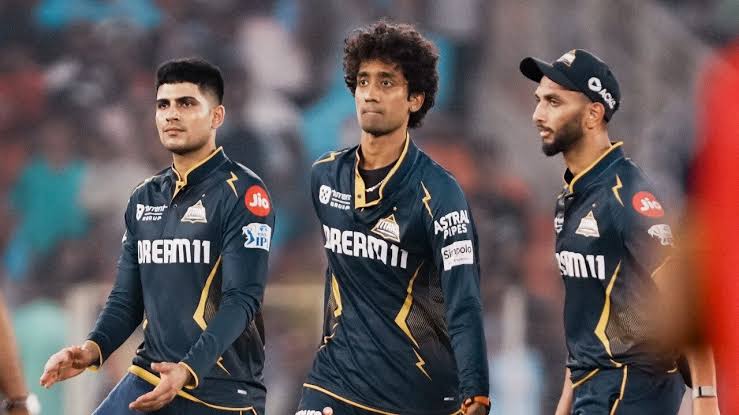 SRH Struggle at 100/4 Against Gujarat Titans After 13.5 Overs