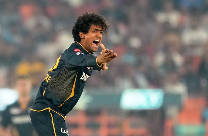 Punjab Kings Off to a Blazing Start, But Lose Quick Wickets