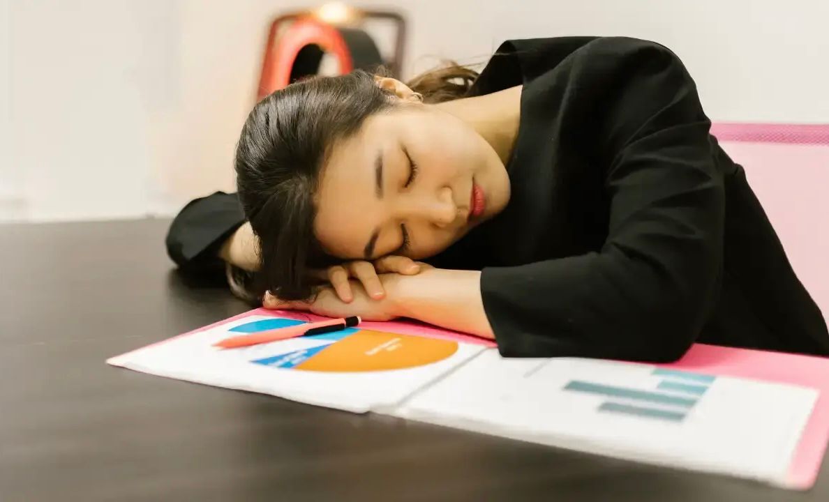 Snooze You Win: Japan’s Inemuri Turns Napping into a Power Move