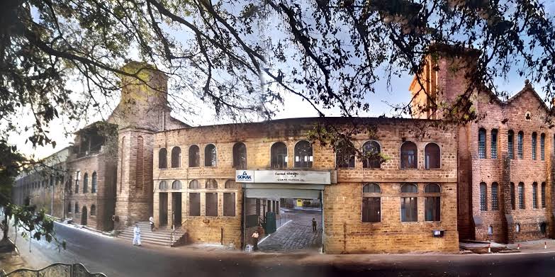 High Voltage Drama: Gokak Textiles’ Solar Plant Struck by Lightning, Shows Resilience Amidst Rain