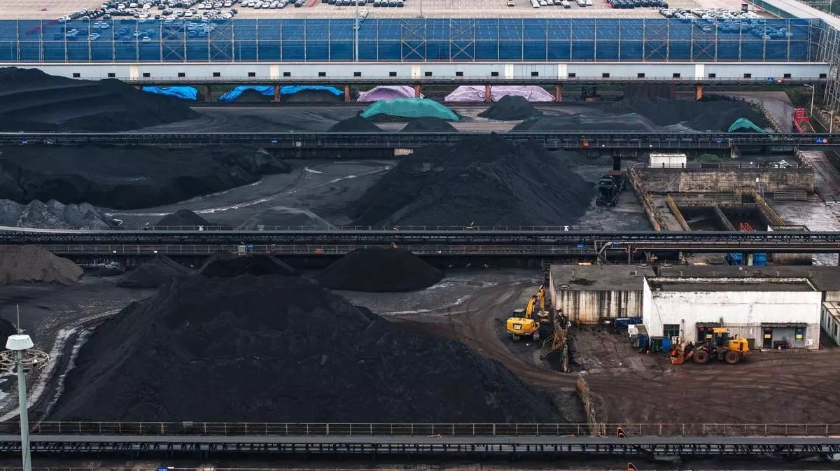 India's Coal Imports Hold Steady: Domestic Production Surge Offsets Demand Growth