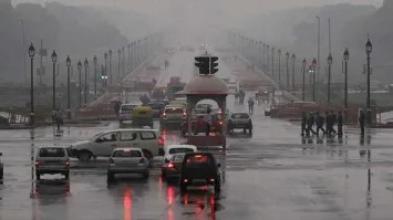 Heavy Rain Lashes Delhi-NCR as IMD Issues Red Alert