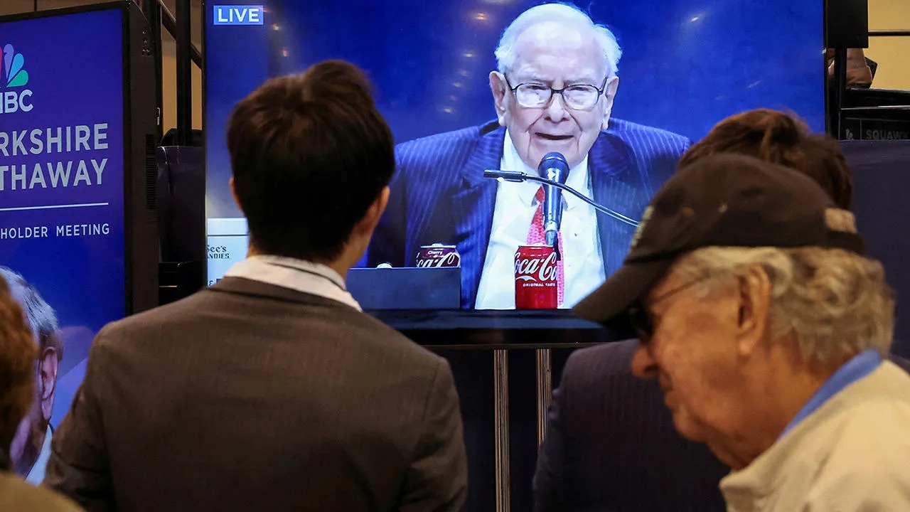 Warren Buffett’s $348 Billion Question: The Next Era at Berkshire Hathaway