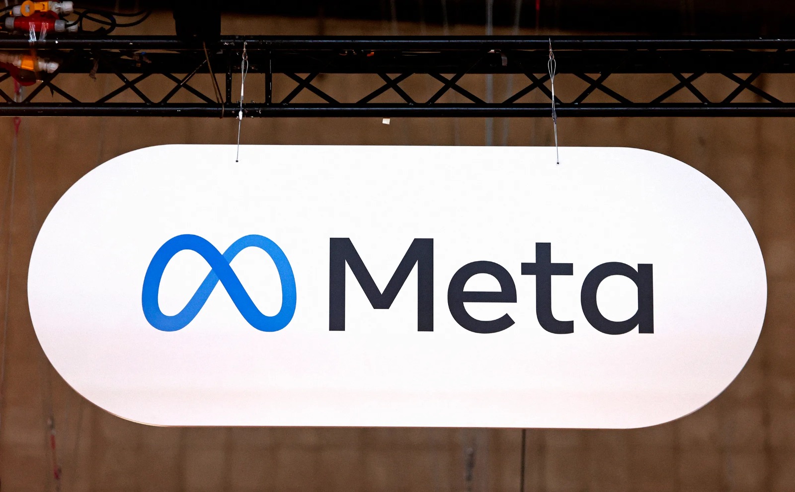 Meta Faces Security Challenge As AI Agent Leaks Confidential Information