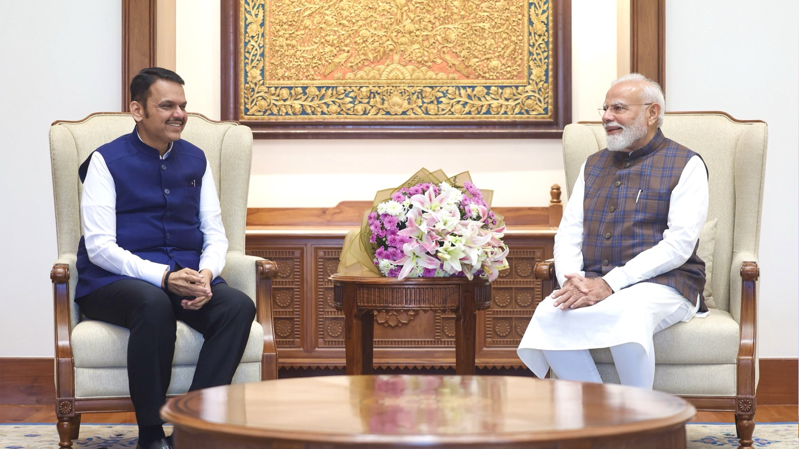 CM Fadnavis Meets PM Modi to Fast-Track Maharashtra Infra Projects