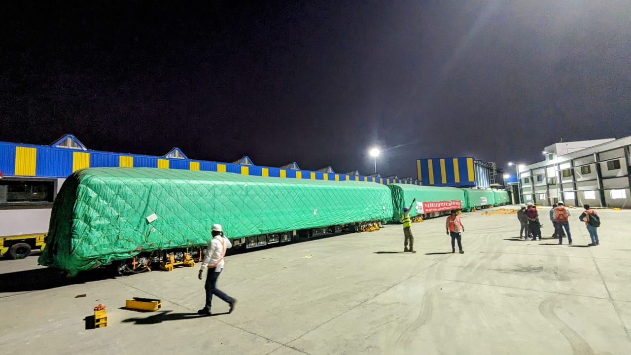 Bengaluru's Metro Revolution: First Made-in-India Driverless Train Arrives for Yellow Line