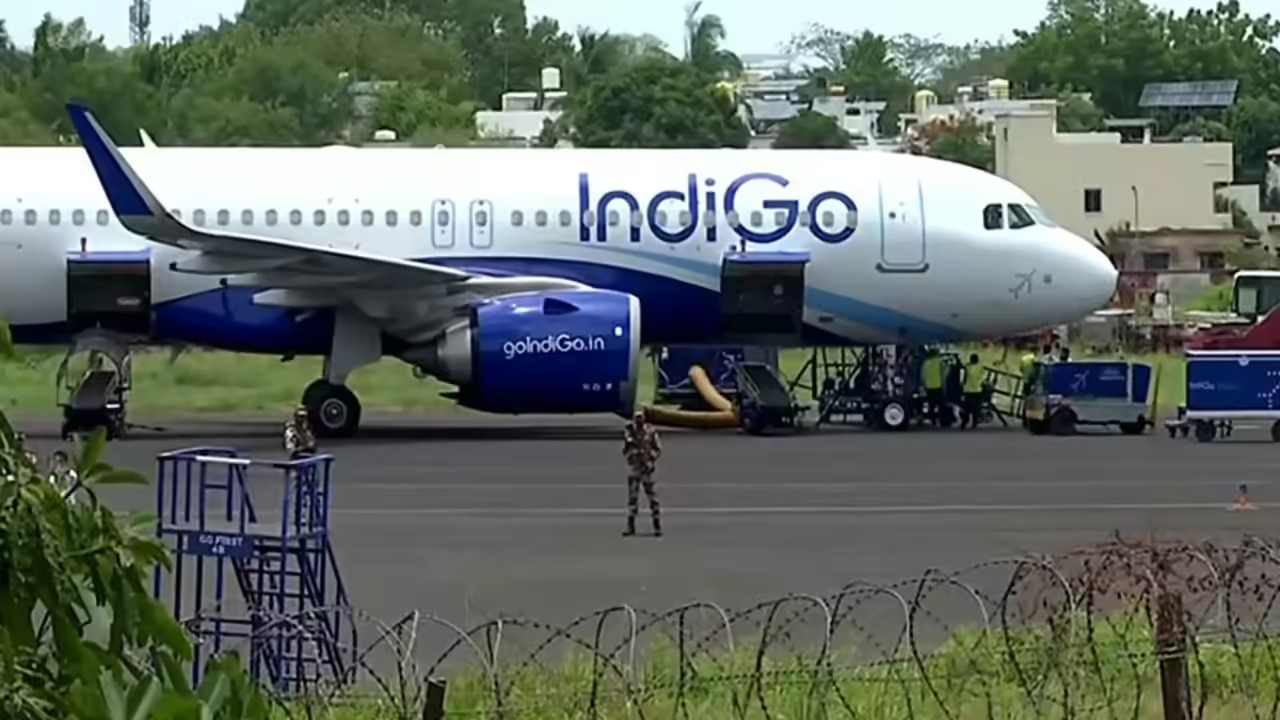 Moody's Downgrades IndiGo's Human Capital Score Amid Operational Challenges