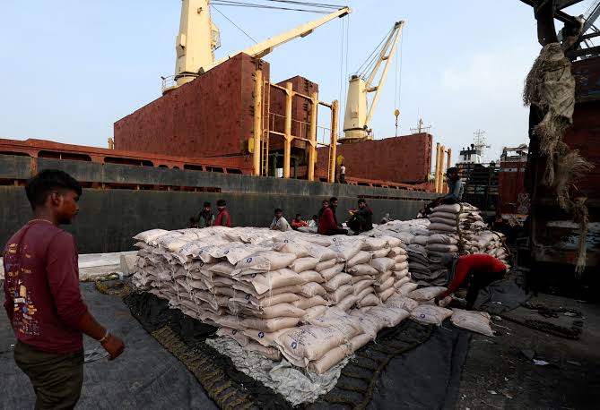 Boost for Farmers & Economy: India Clears 1 Million Tons of Sugar for Export!