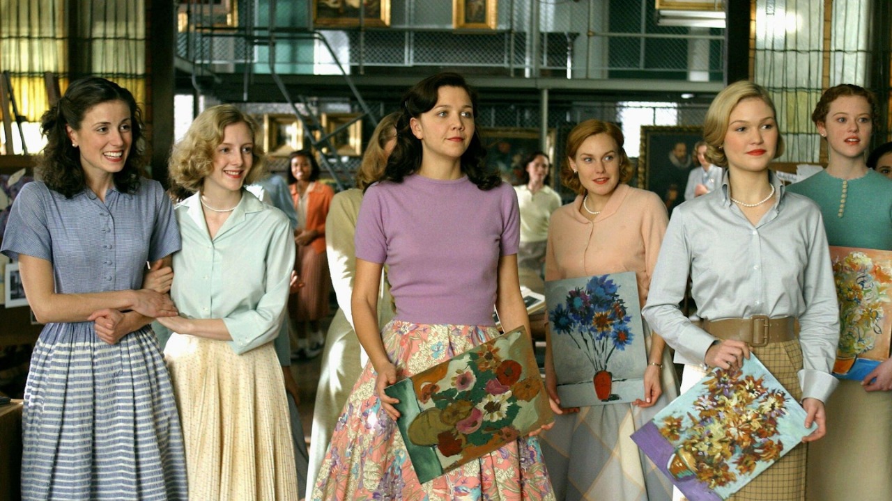 Step Back in Time: The 50s Fashion Club Brings Retro Glamour to Life