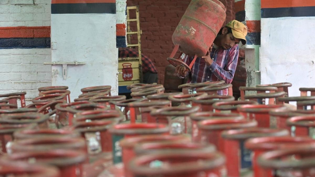 Cooking On Fire: LPG Shortage Pushes Eateries Back To Wood Stoves