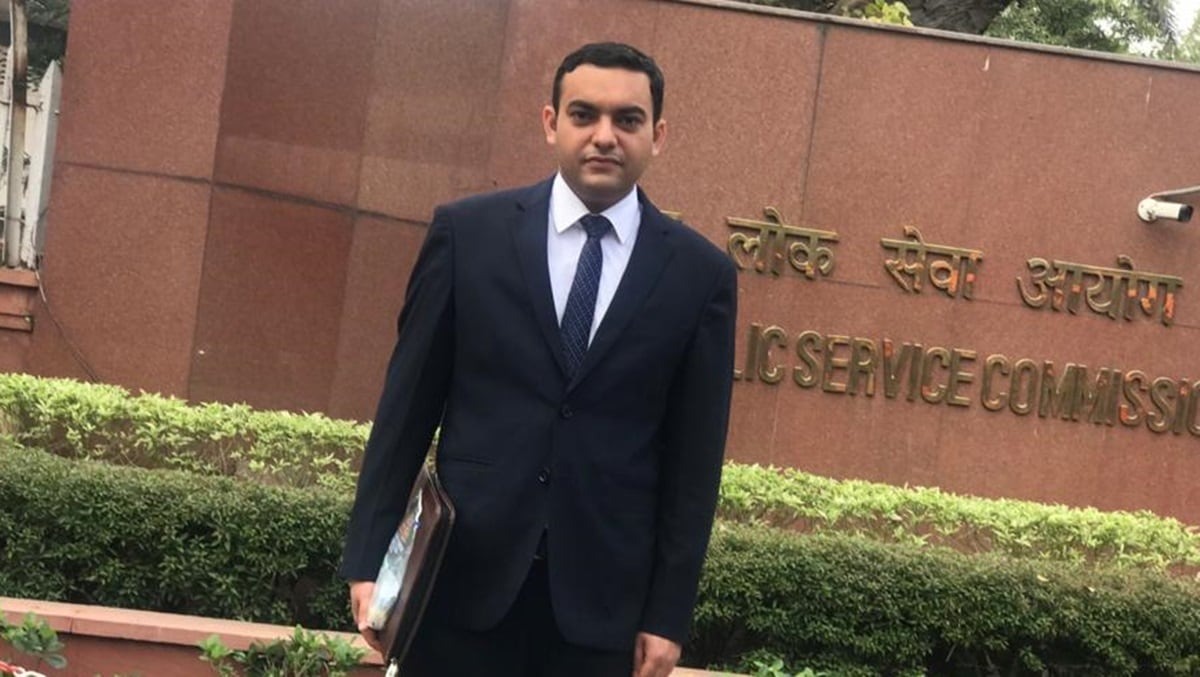 Passion Over Profit: IAS Abhinav Siwach Turns Down ₹30 Lakh Job to Achieve UPSC Success!